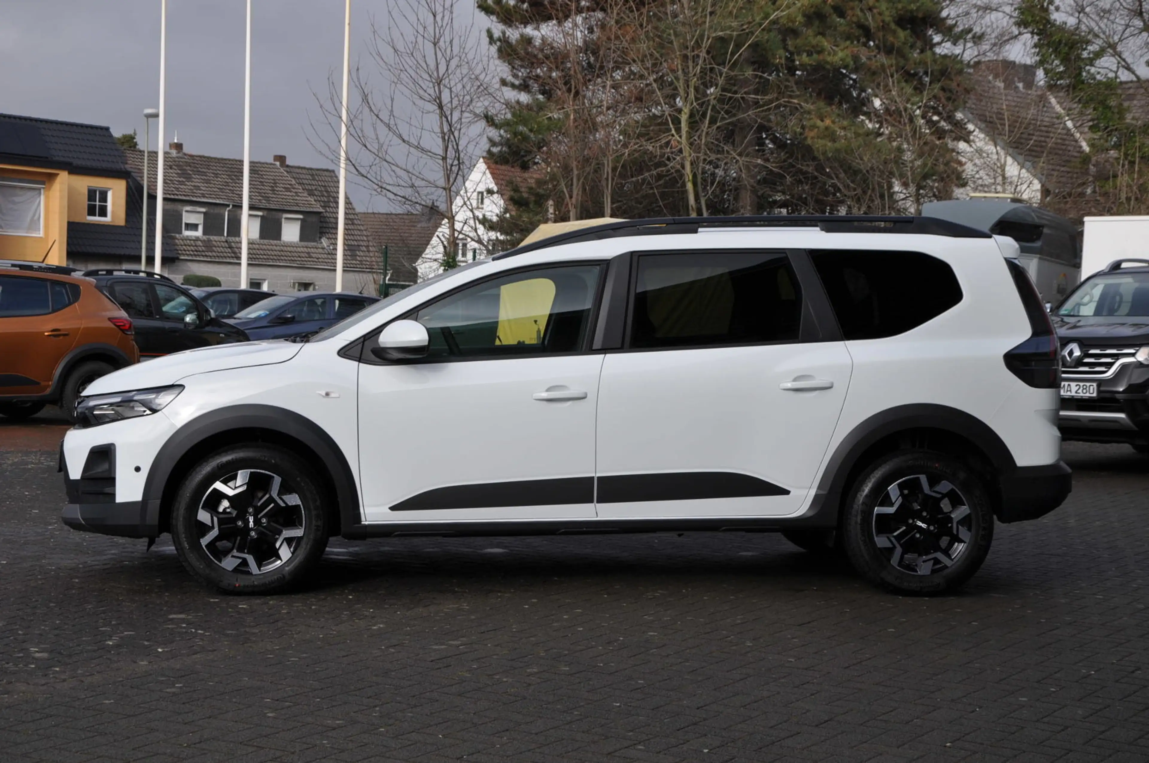 Dacia Jogger Journey TCe 110 *Winterpaket*360°* — photo 9