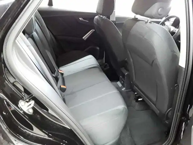 Audi Q2 view 14