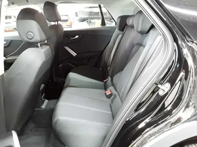 Audi Q2 view 13