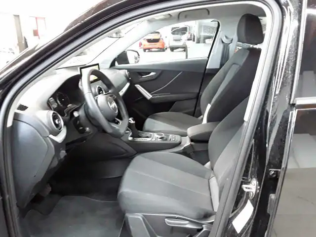Audi Q2 view 7