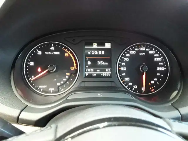 Audi Q2 view 11