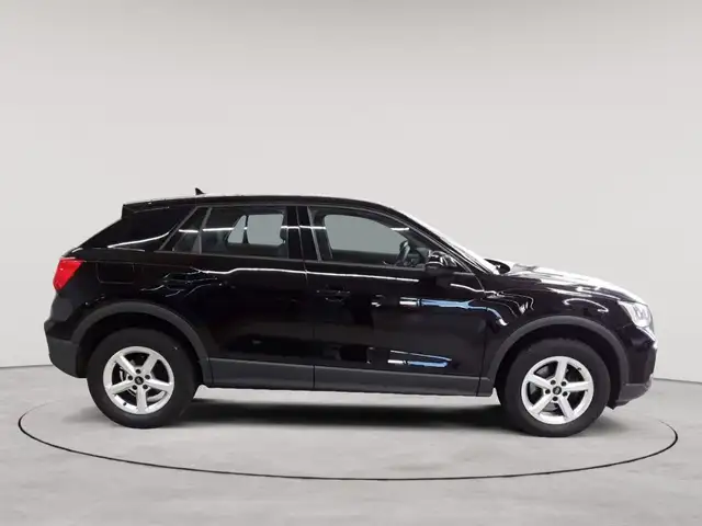 Audi Q2 view 3