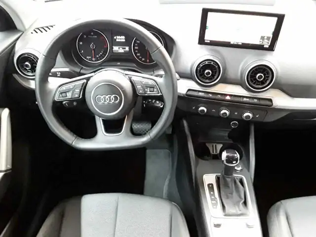 Audi Q2 view 10