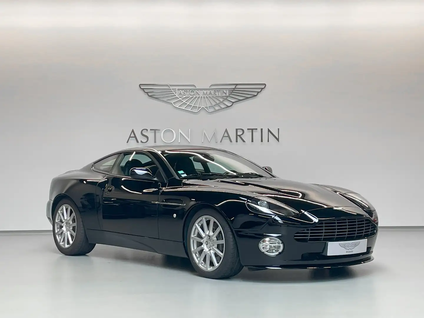 Aston Martin Vanquish S | Aston Martin Brussels Black - 1