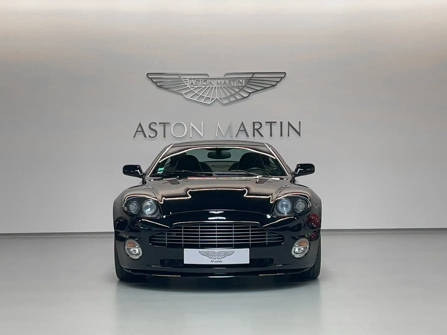 Aston Martin Vanquish S | Aston Martin Brussels Schwarz - 2