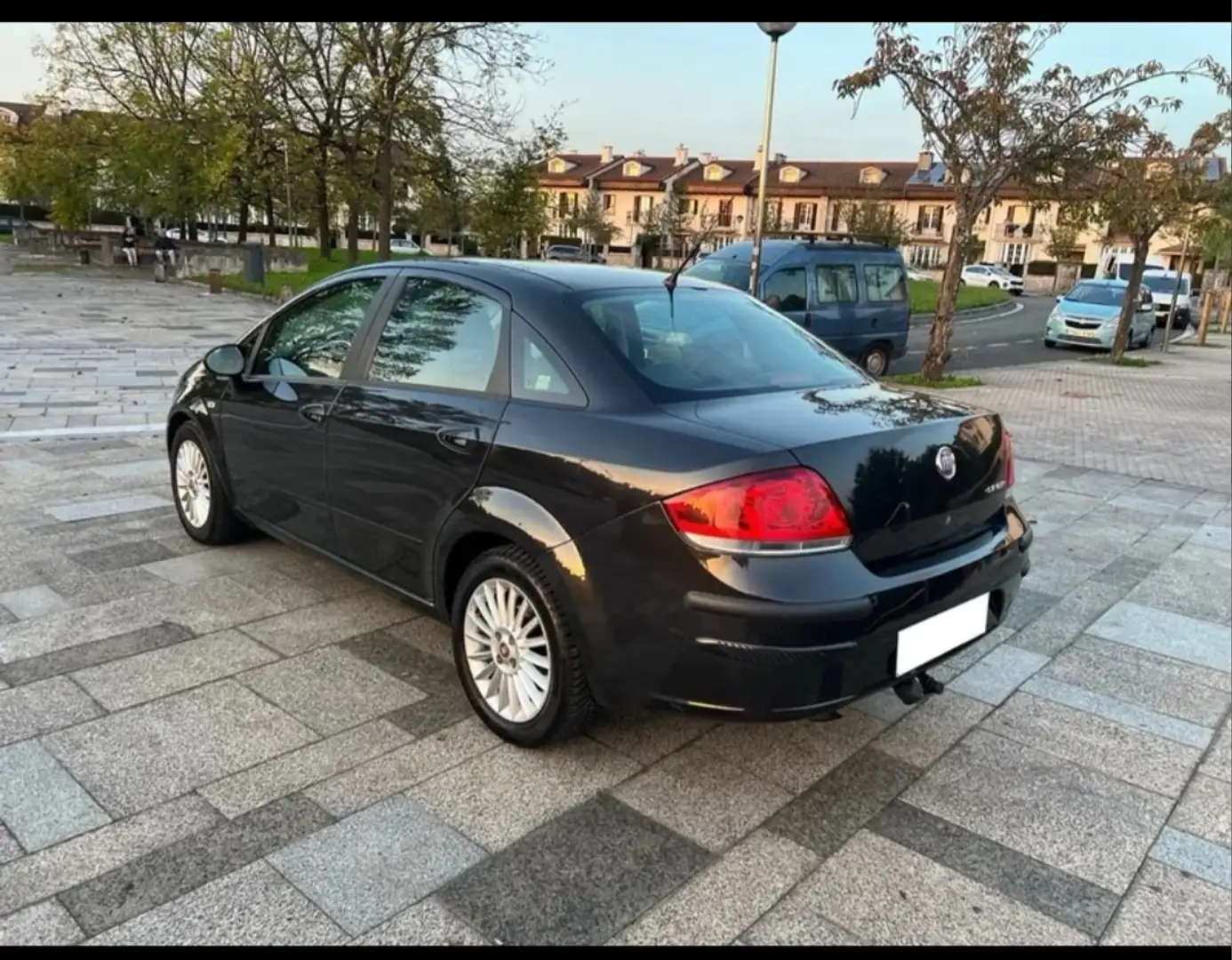 Fiat Linea Línea 1.6Mjt My Life My Life Schwarz - 2