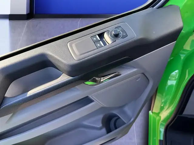 Ford Transit Custom view 18