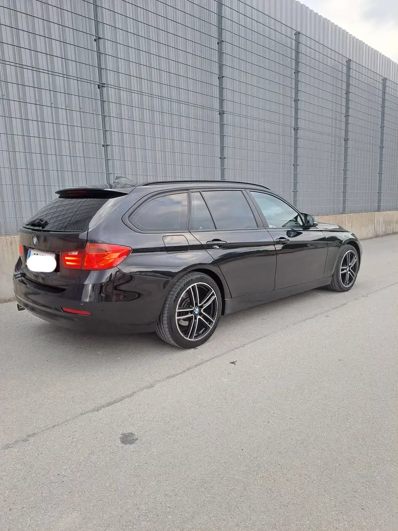 BMW 318 318d xDrive Touring Schwarz - 2