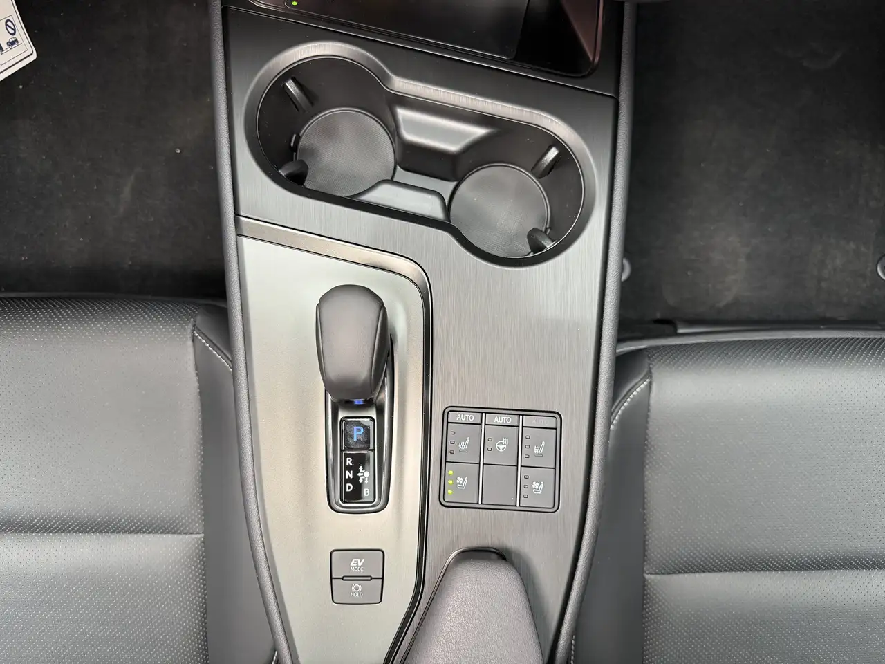 Lexus UX снимка Lexus UX