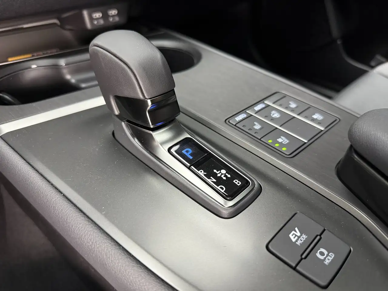 Lexus UX снимка Lexus UX