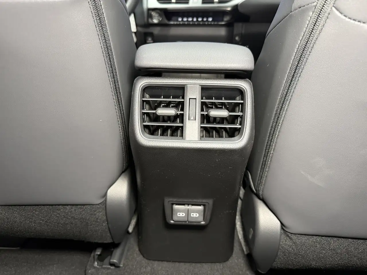 Lexus UX снимка Lexus UX