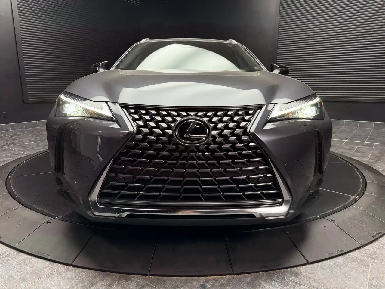 Lexus UX снимка Lexus UX