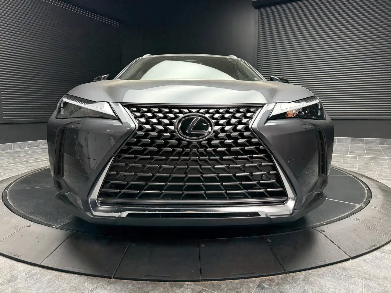 Lexus UX снимка Lexus UX