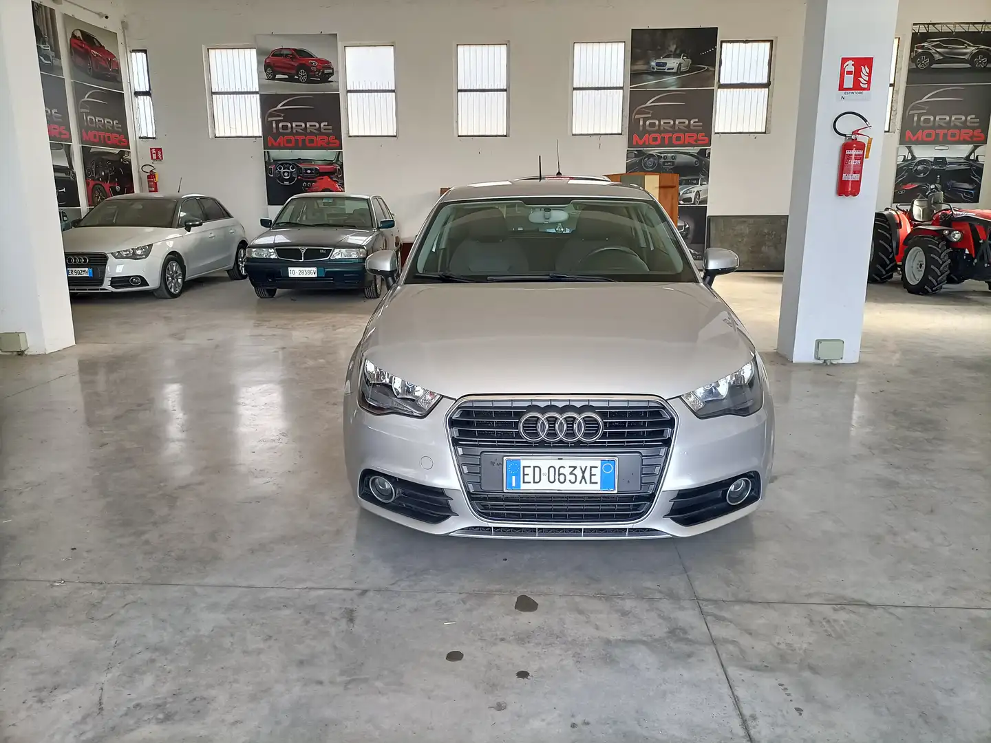 Audi A1 A1 I 2010 3p 1.6 tdi Attraction 105cv Bianco - 2