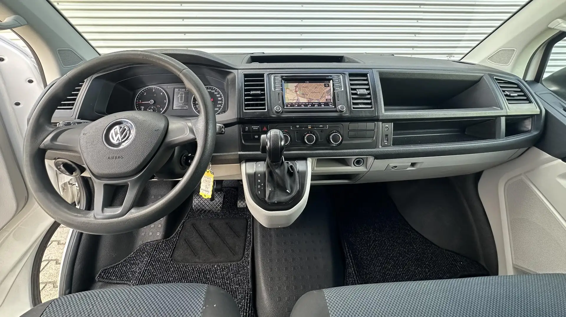 Volkswagen T6 Transporter 2.0 TDI L2 Automaat Wit - 2