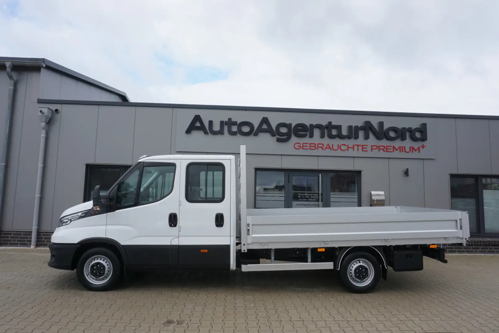 Iveco Daily 2x DoKa 35S18 7Sitze+ACC+LED+NAVI+GARANTIE Білий - 2