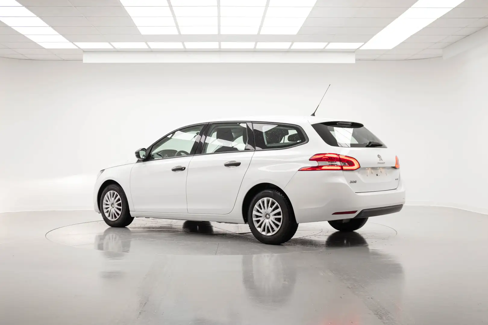 Peugeot 308 BlueHDi 100 S&S SW Active station wagon Weiß - 2