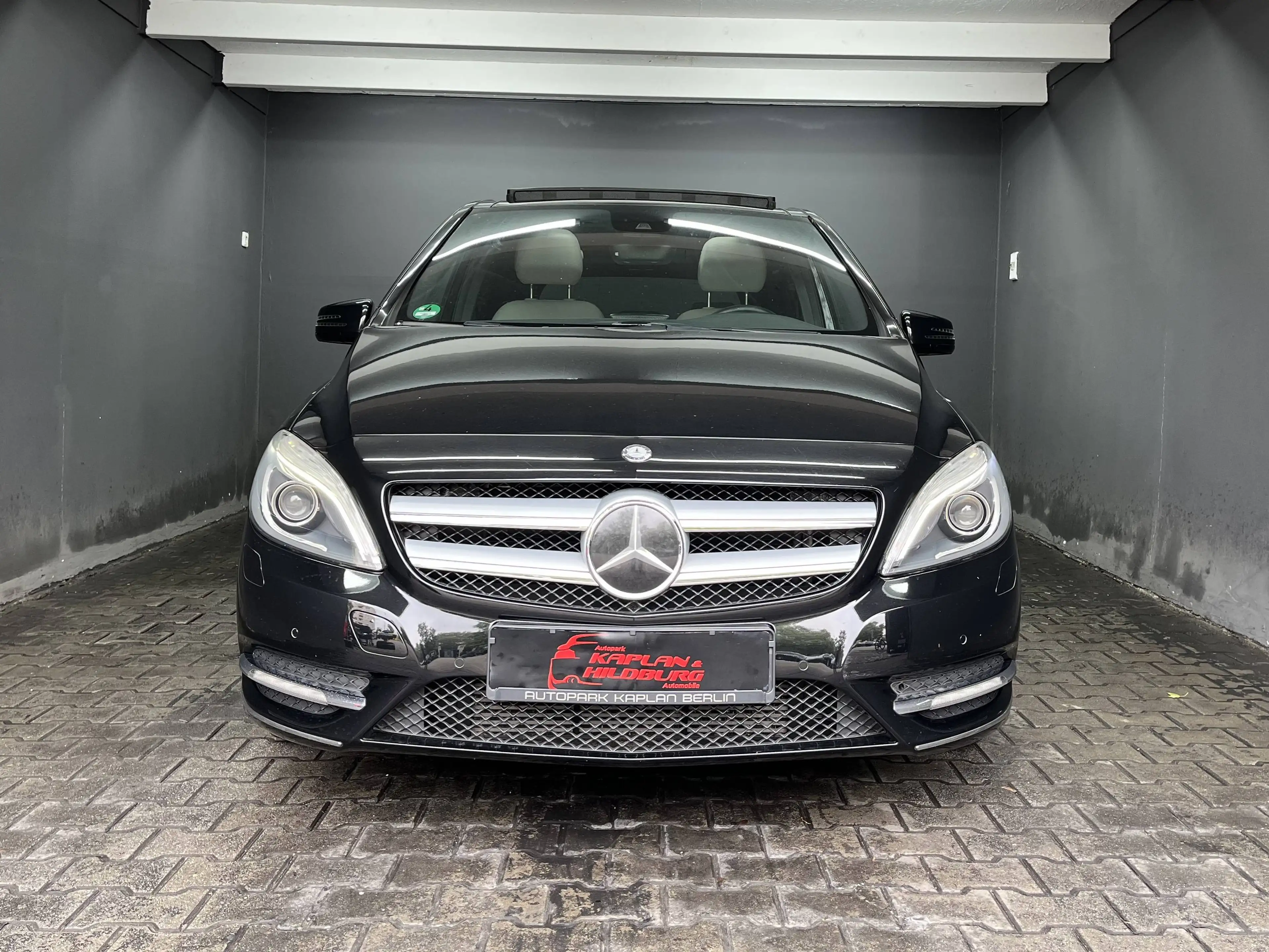 Mercedes-Benz B 200 , AUTOMATIK, NAVI, R-KAMERA, PANO, LED — photo 2