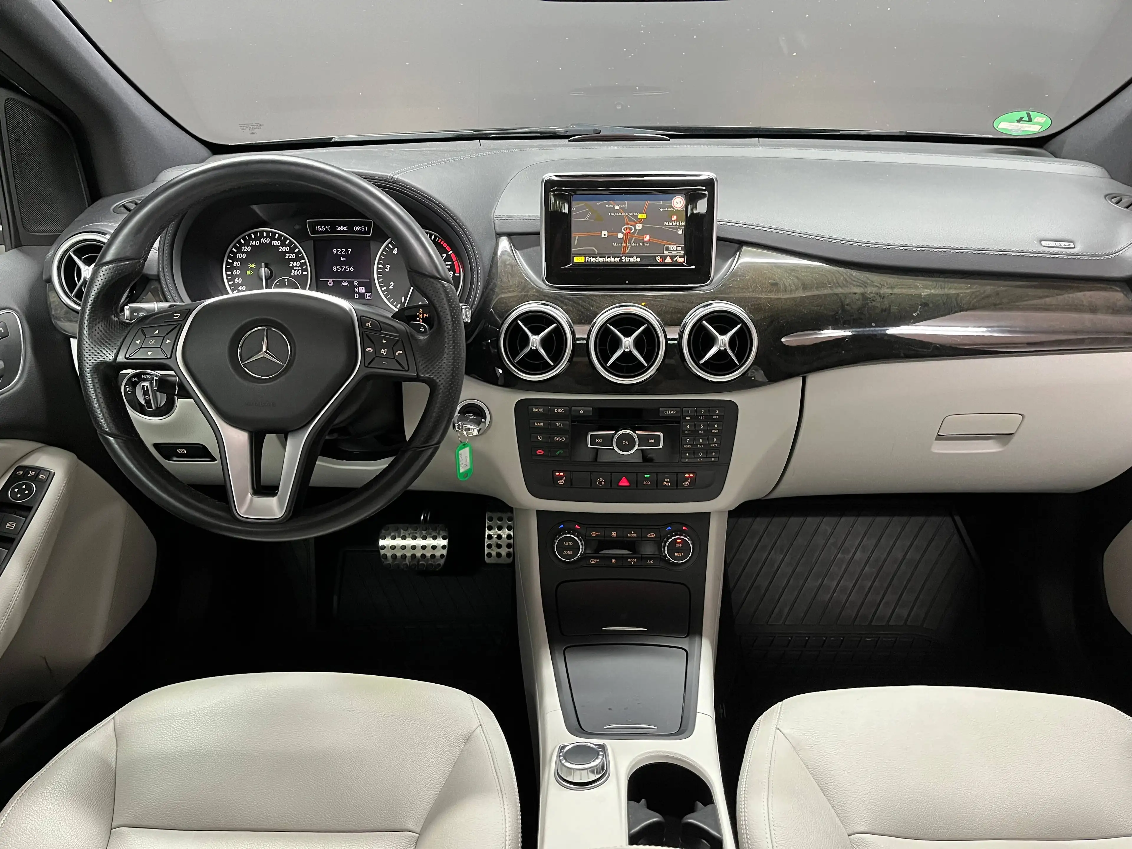 Mercedes-Benz B 200 , AUTOMATIK, NAVI, R-KAMERA, PANO, LED — photo 8