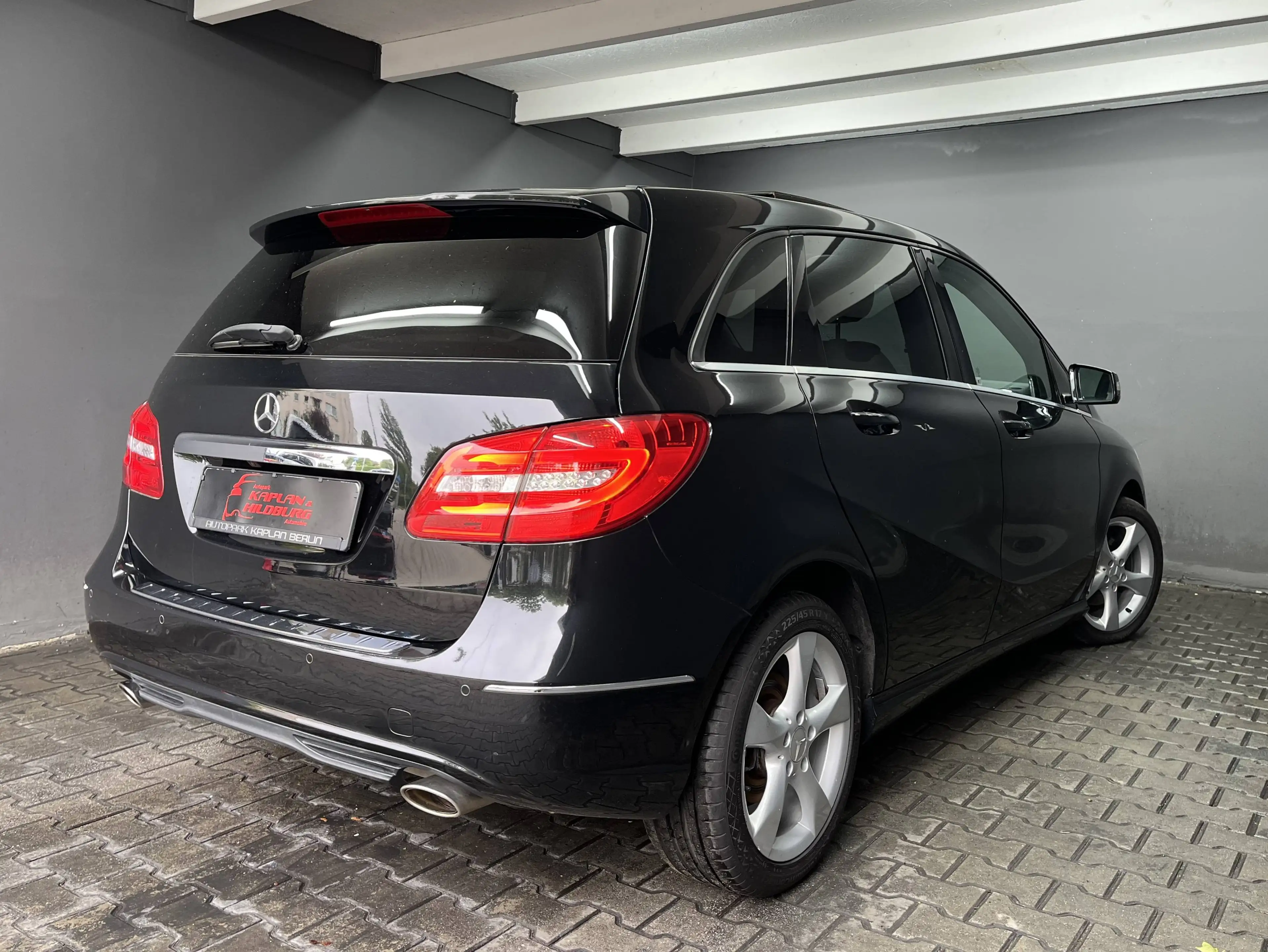 Mercedes-Benz B 200 , AUTOMATIK, NAVI, R-KAMERA, PANO, LED — photo 4