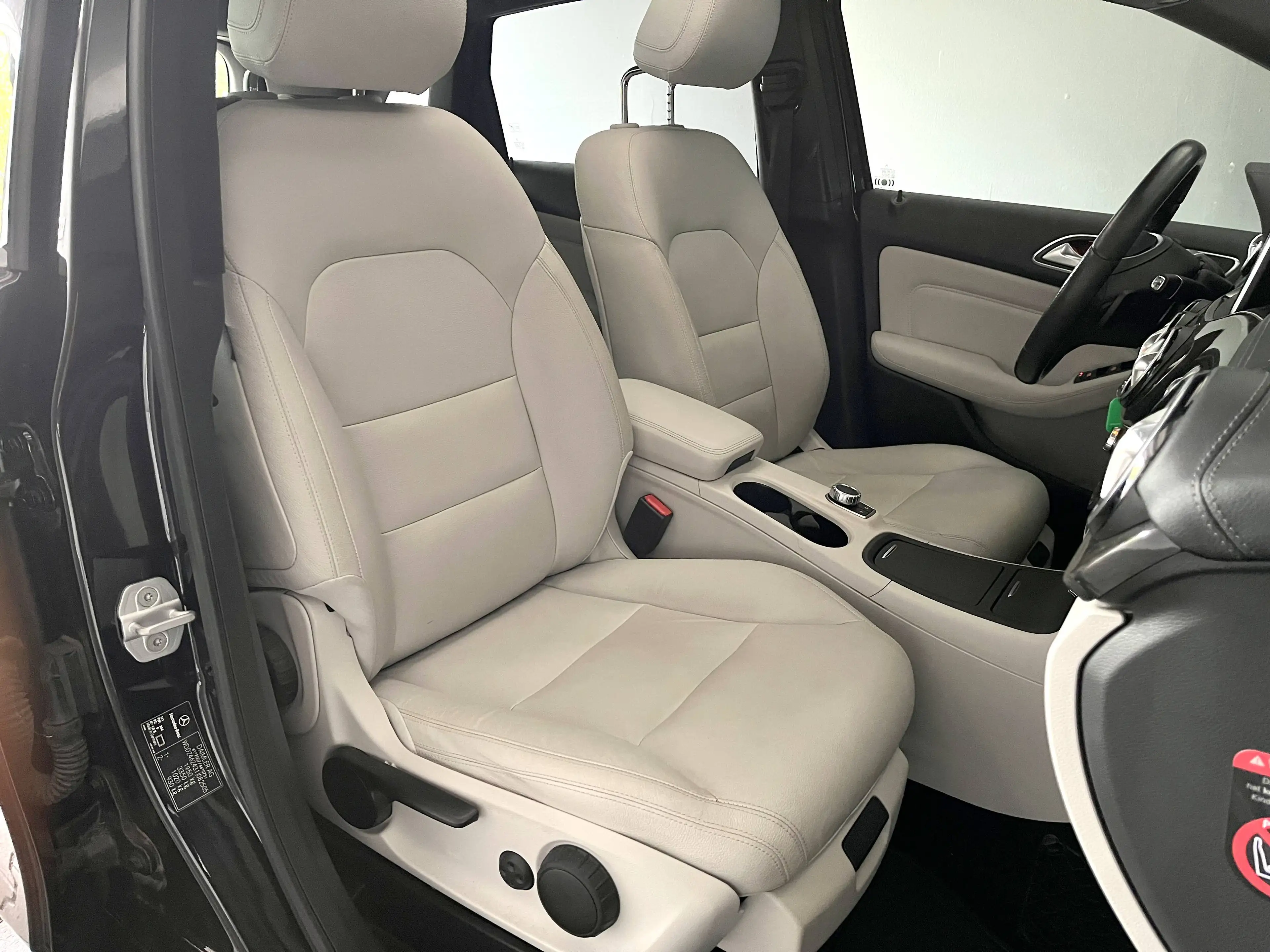 Mercedes-Benz B 200 , AUTOMATIK, NAVI, R-KAMERA, PANO, LED — photo 10