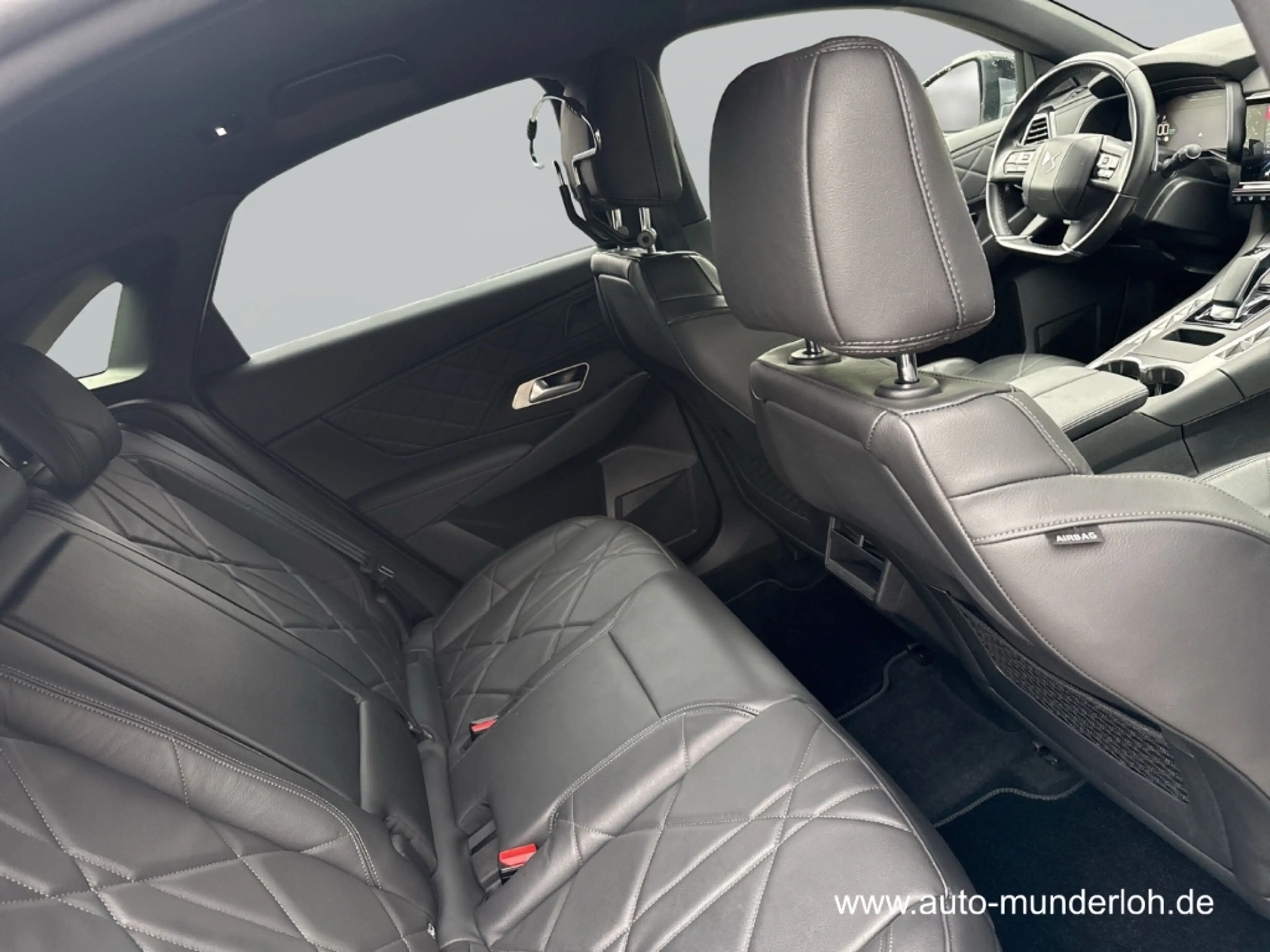 DS Automobiles DS 7 E-Tense 225 Ligne Noir Plug-In LEDER NAVI LED-ACTI — photo 11
