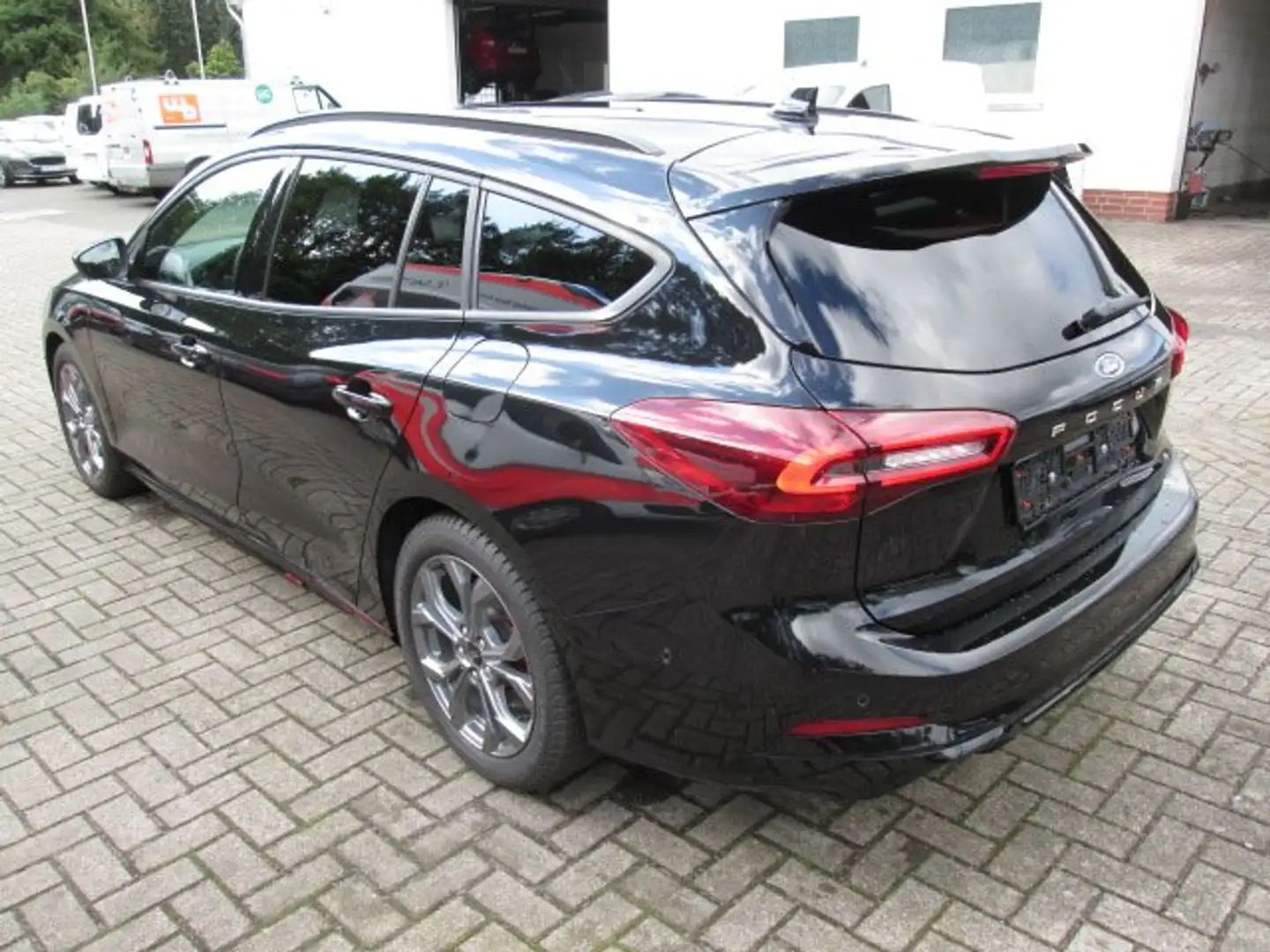 Ford Focus Turnier 1.0 EcoBoost Hybrid ST-LINE X Schwarz - 2