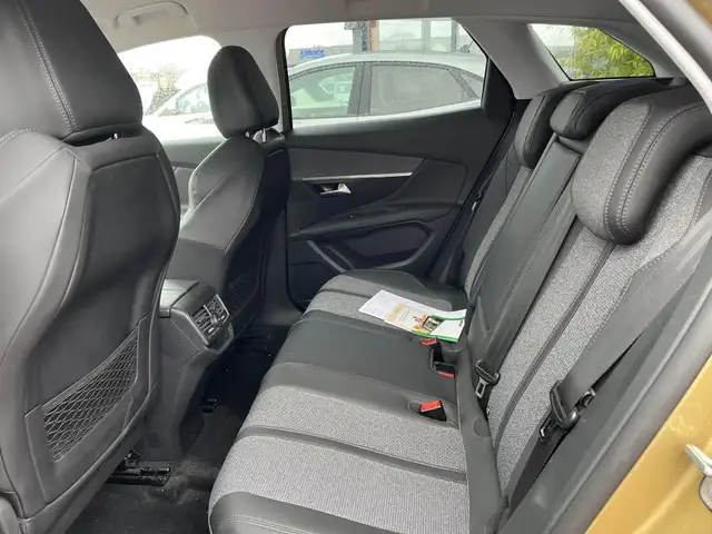 Peugeot 3008 view 6
