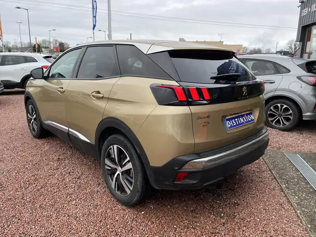 Peugeot 3008 view 9