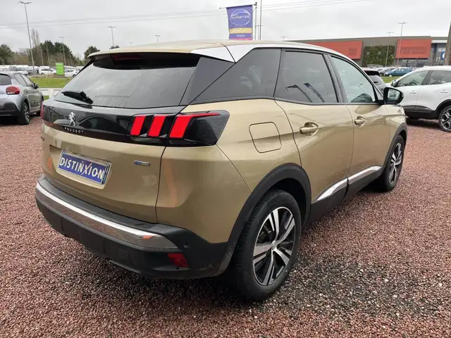 Peugeot 3008 view 4