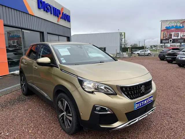 Peugeot 3008 view 3