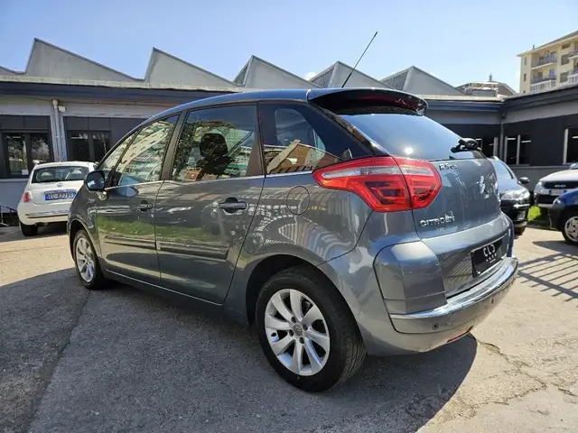 Citroen C4 Picasso view 5
