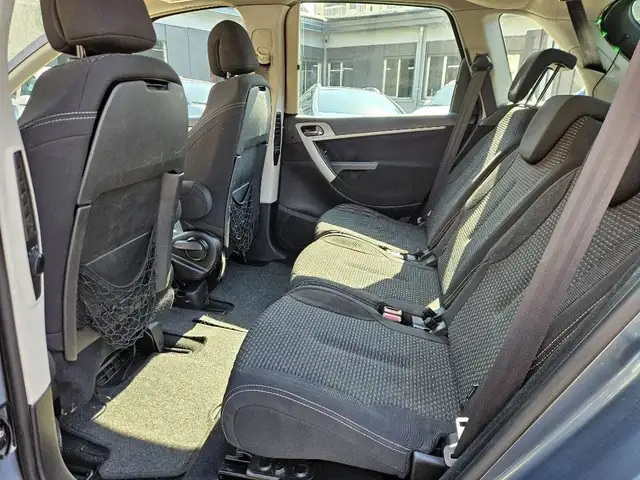 Citroen C4 Picasso view 10