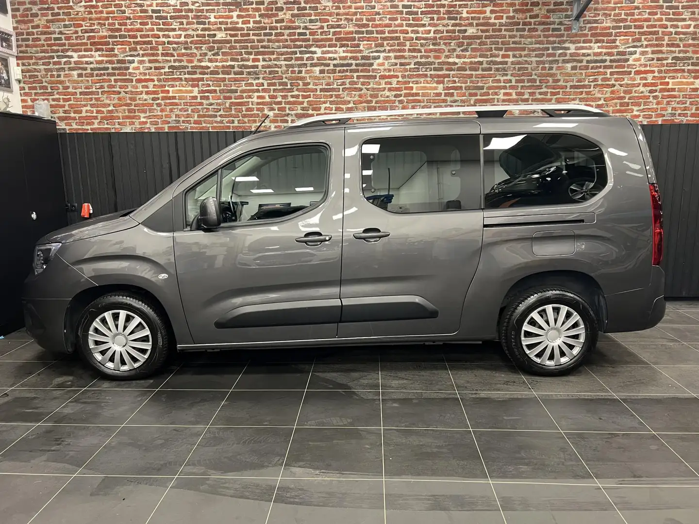 Opel Combo Life 1.2 Turbo L2H1 Edition 7 Persoons Grau - 2