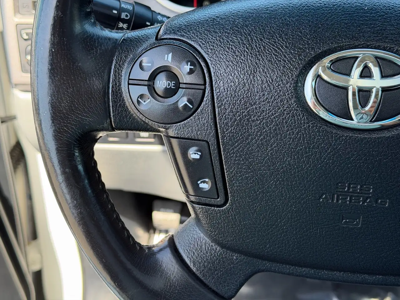 Toyota Sequoia снимка Toyota Sequoia