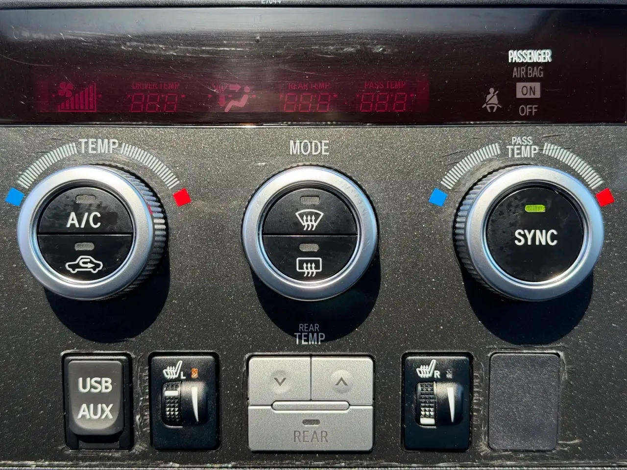 Toyota Sequoia снимка Toyota Sequoia