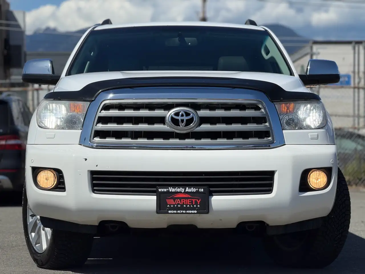 Toyota Sequoia снимка Toyota Sequoia