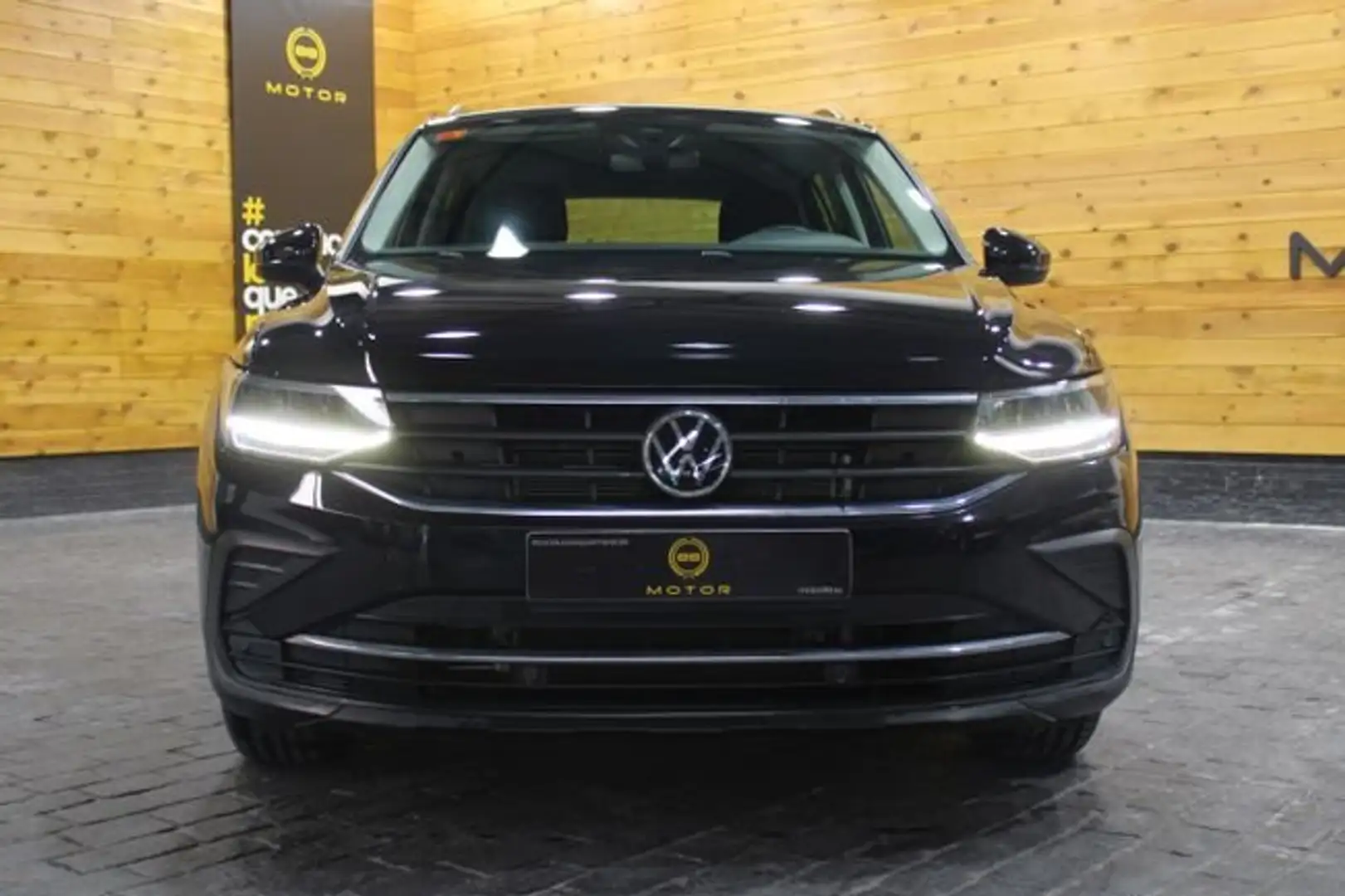 Volkswagen Tiguan 1.5 TSI Urban Sport DSG 110kW Schwarz - 2