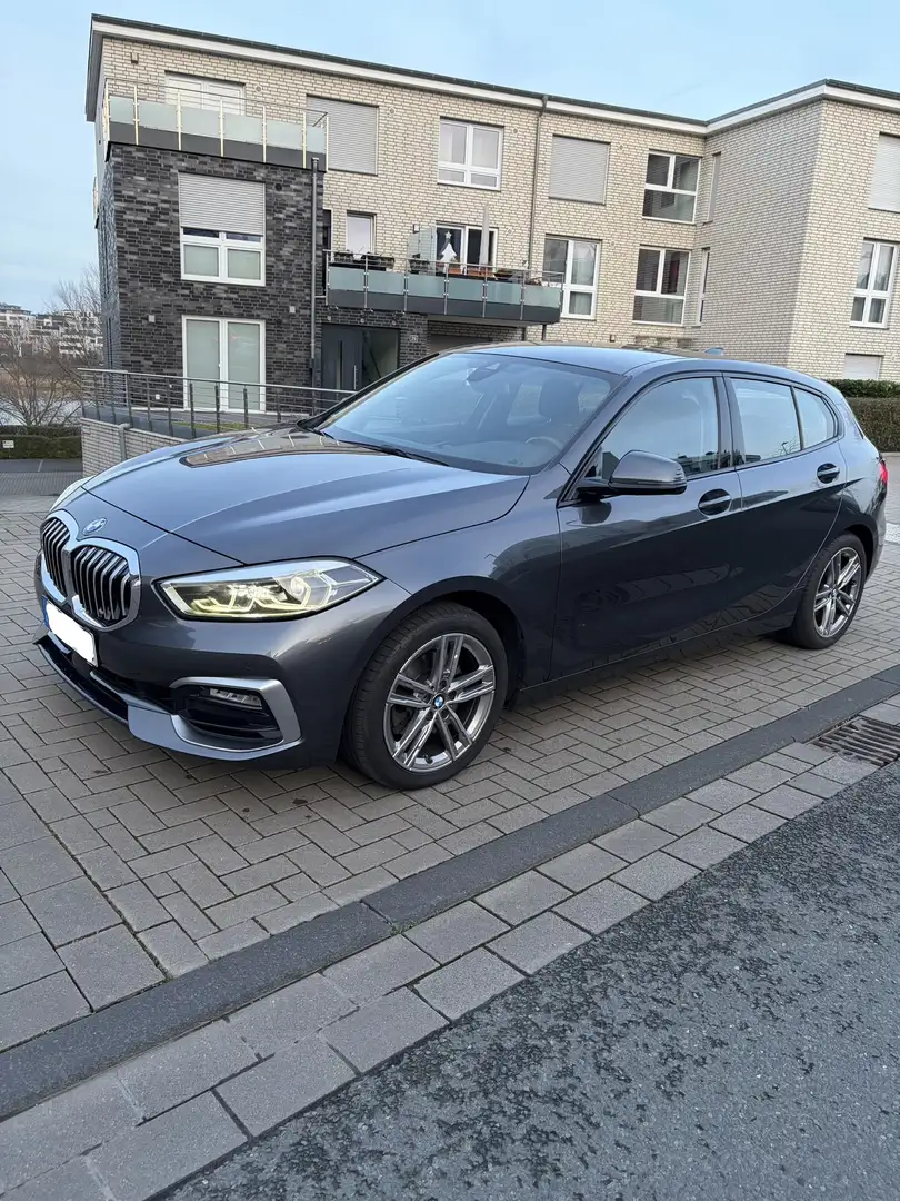 BMW 118 118d Aut. Luxury Line Grau - 1