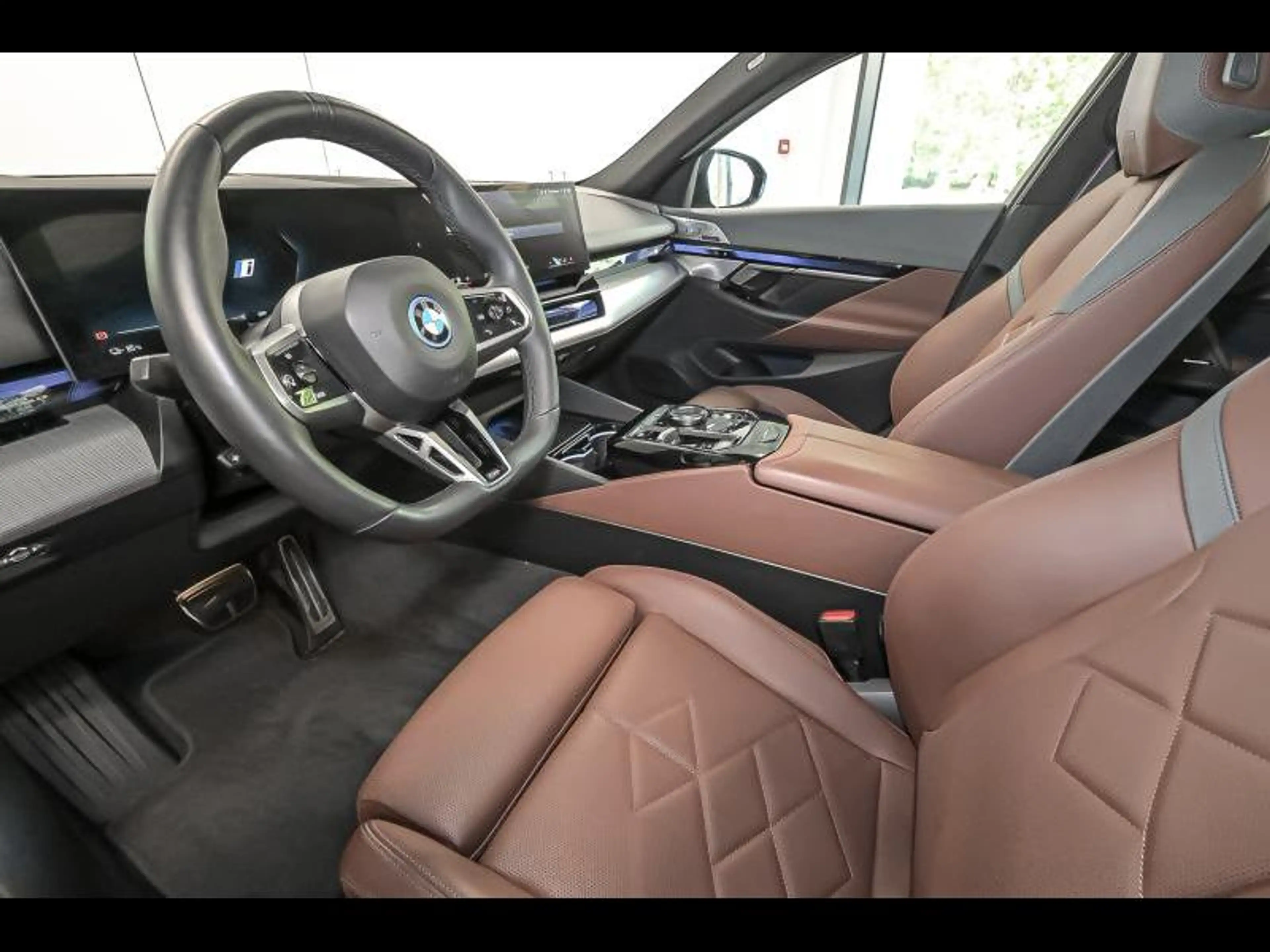 BMW i5 eDrive40 Touring - M Pack — photo 6