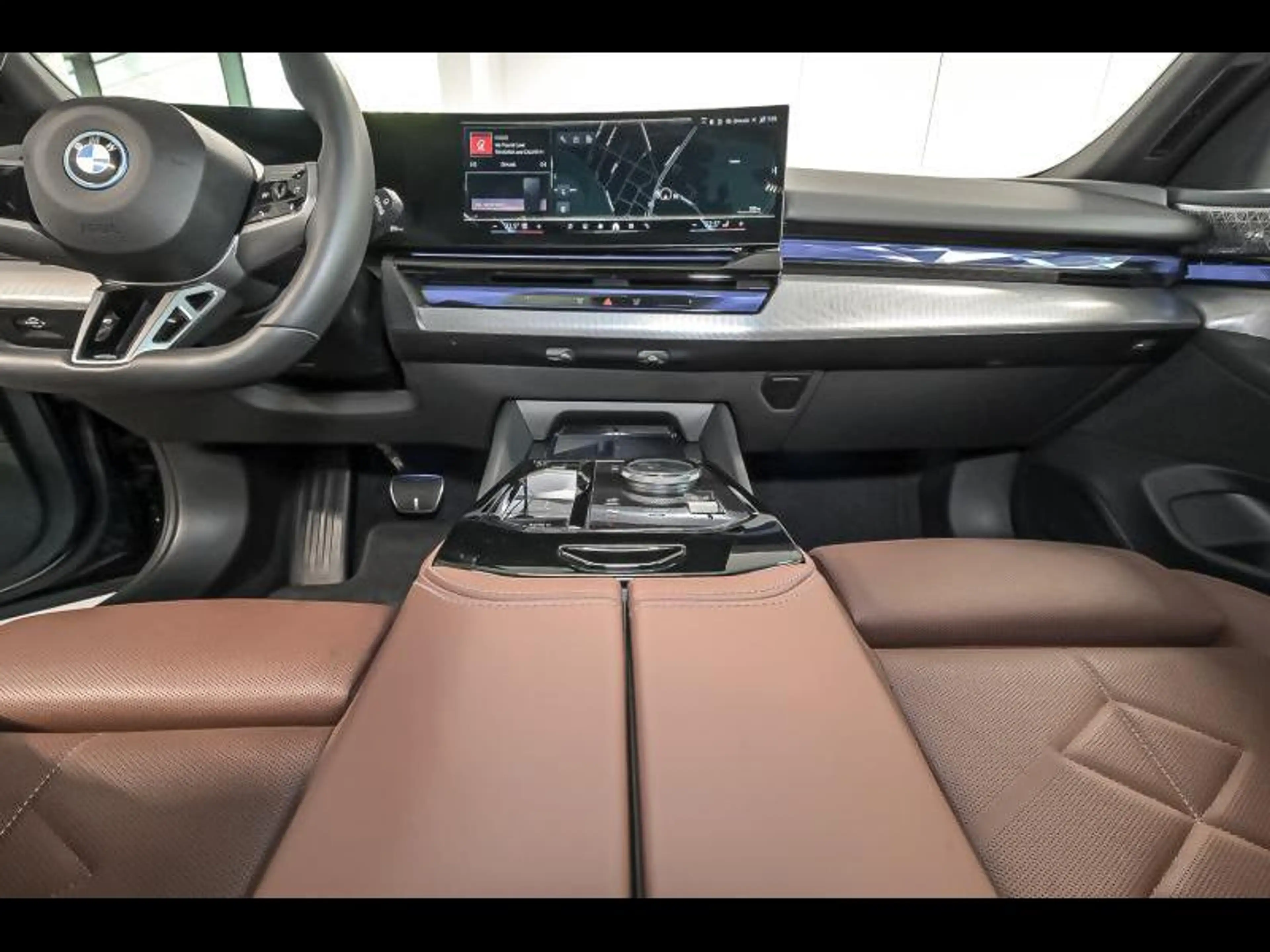 BMW i5 eDrive40 Touring - M Pack — photo 7