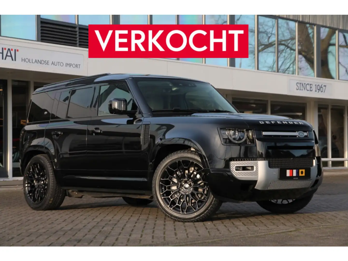 Land Rover Defender P400e 110 XS Edition I Urban 22 I Pano Zwart - 1