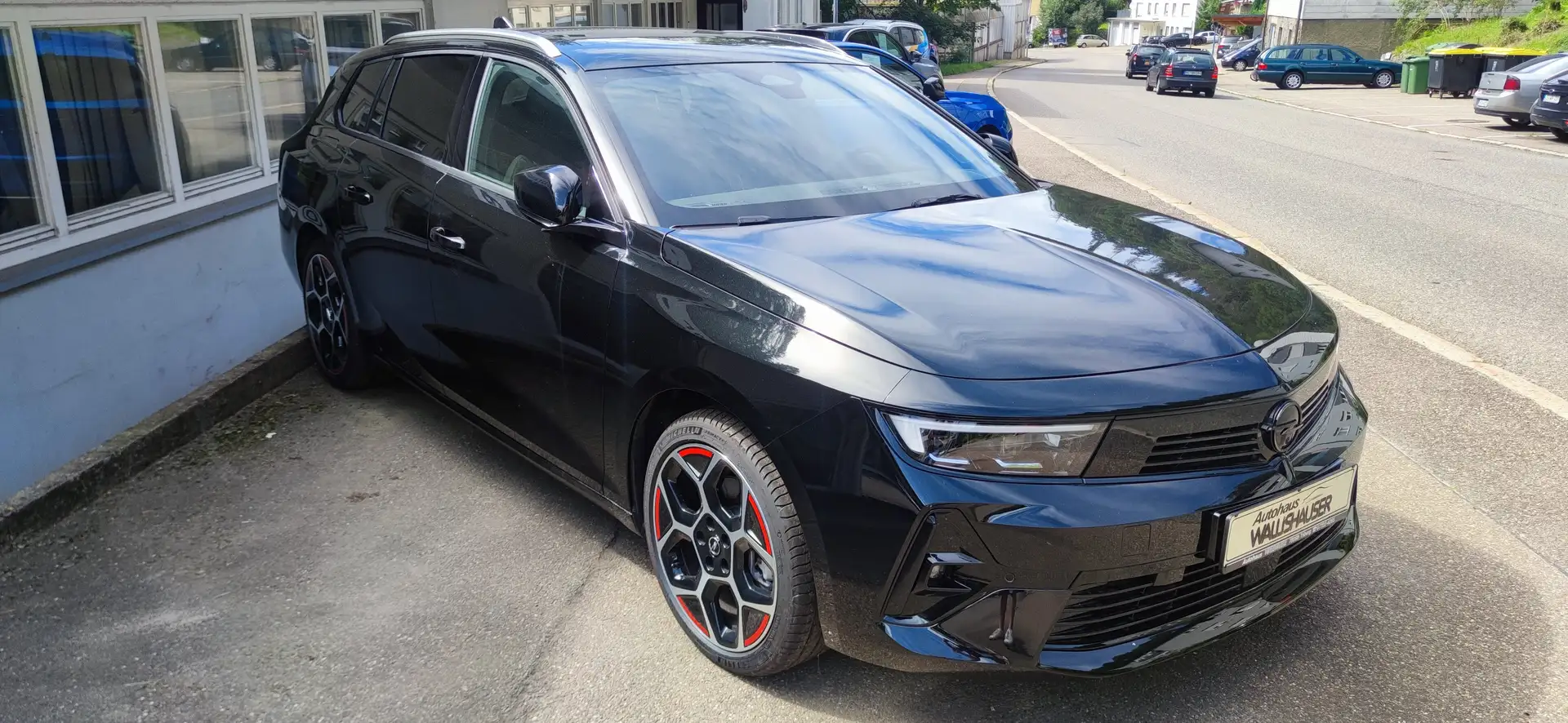 Opel Astra GS Line Schwarz - 1