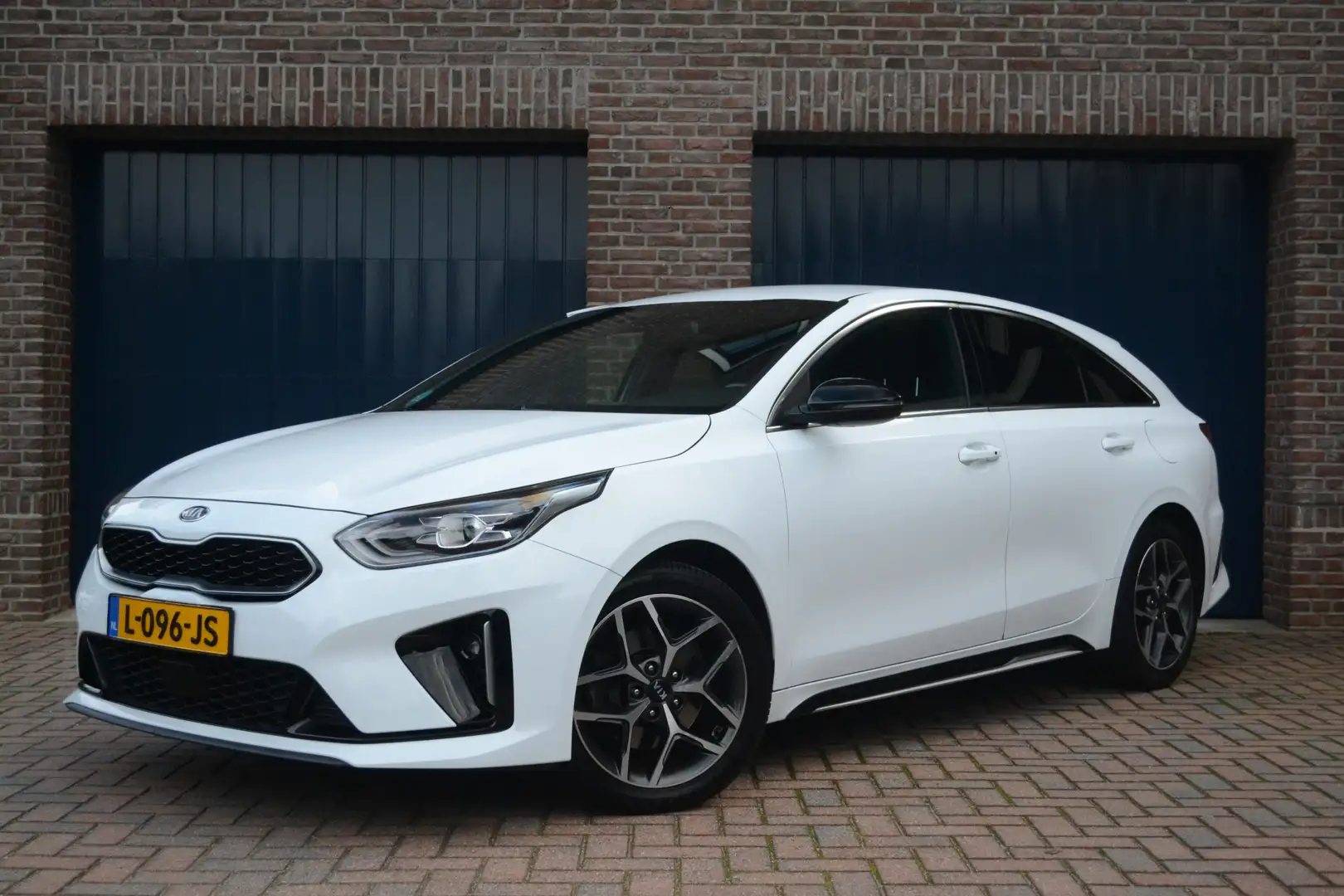 Kia ProCeed / pro_cee'd 1.0 T-GDI GT-Line | Trekhaak | Virtual Cockpit | K Wit - 1