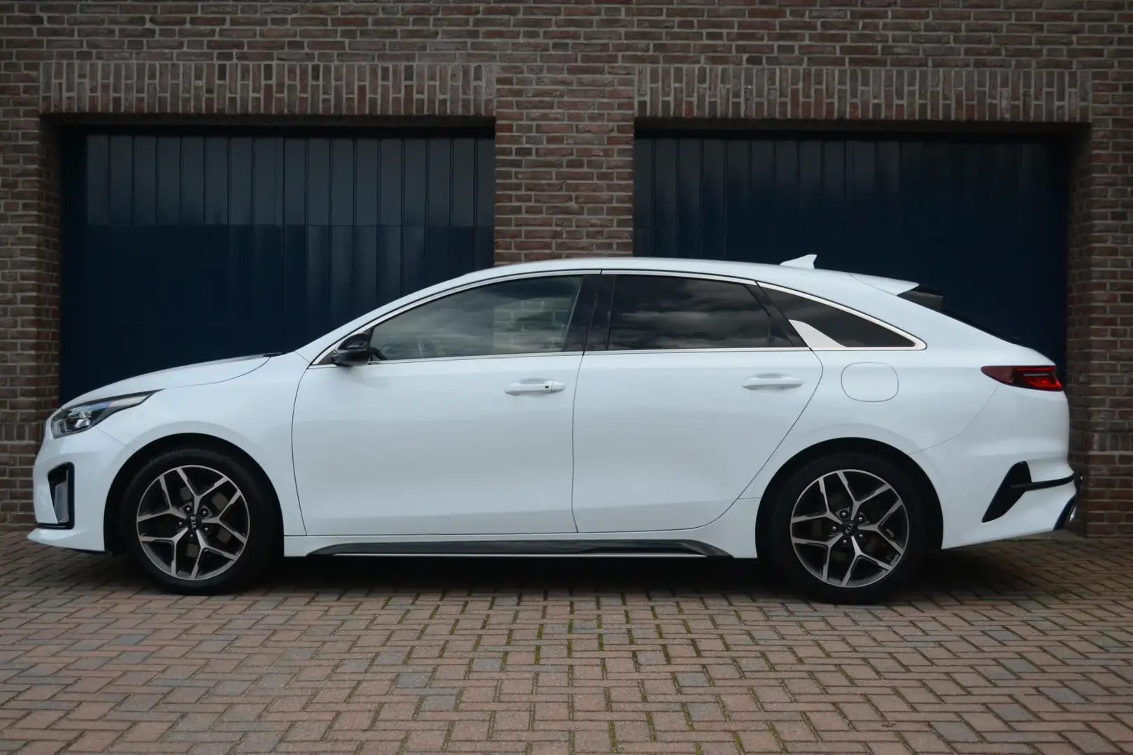 Kia ProCeed / pro_cee'd 1.0 T-GDI GT-Line | Trekhaak | Virtual Cockpit | K Wit - 2