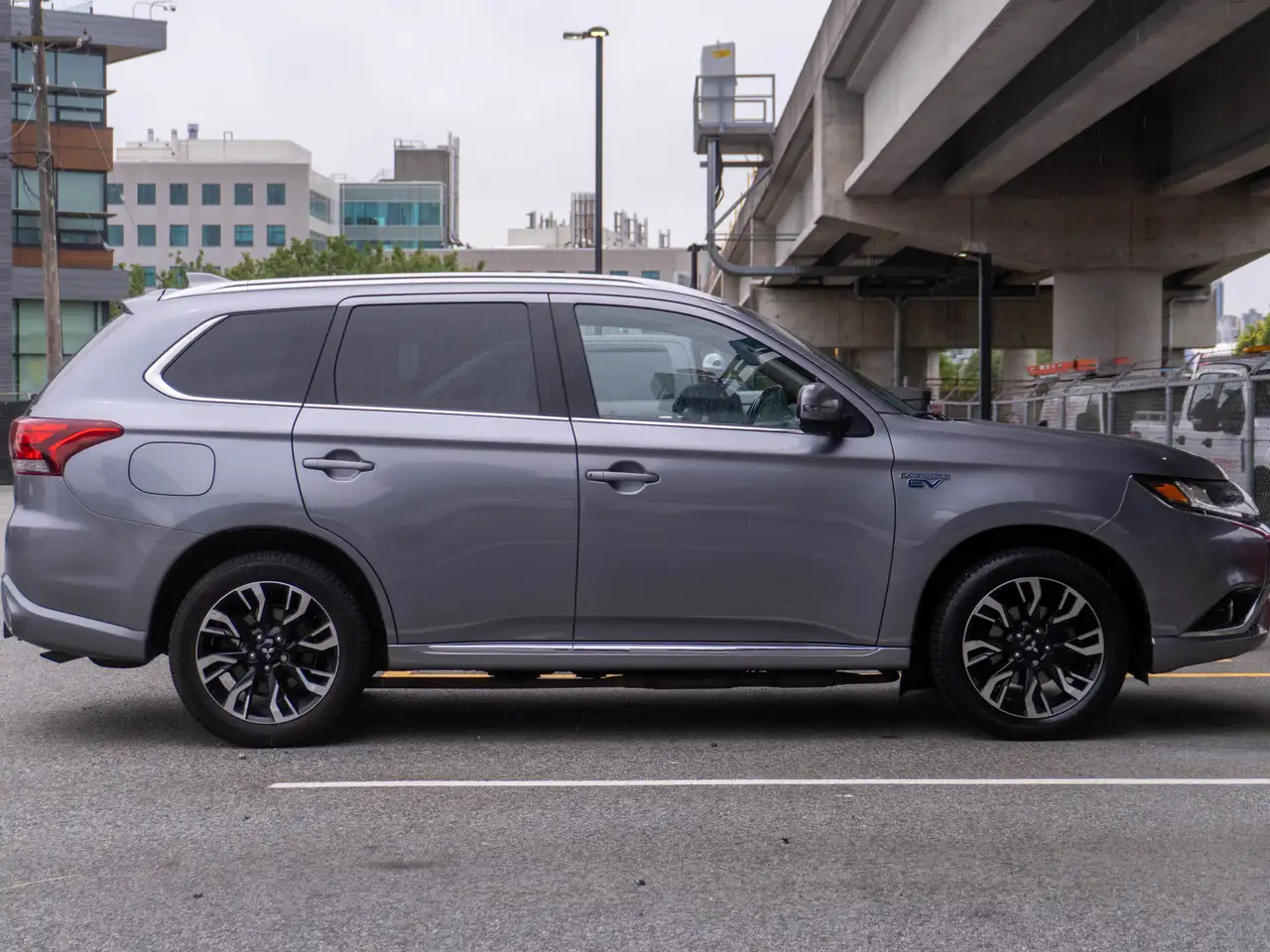 Mitsubishi Outlander photo Mitsubishi Outlander