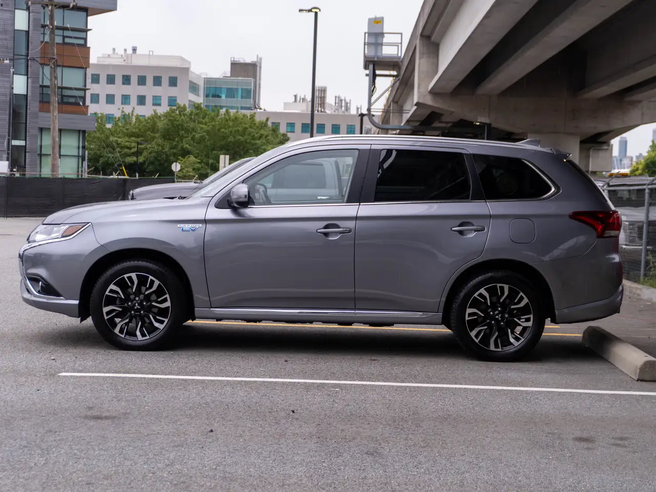 Mitsubishi Outlander photo Mitsubishi Outlander