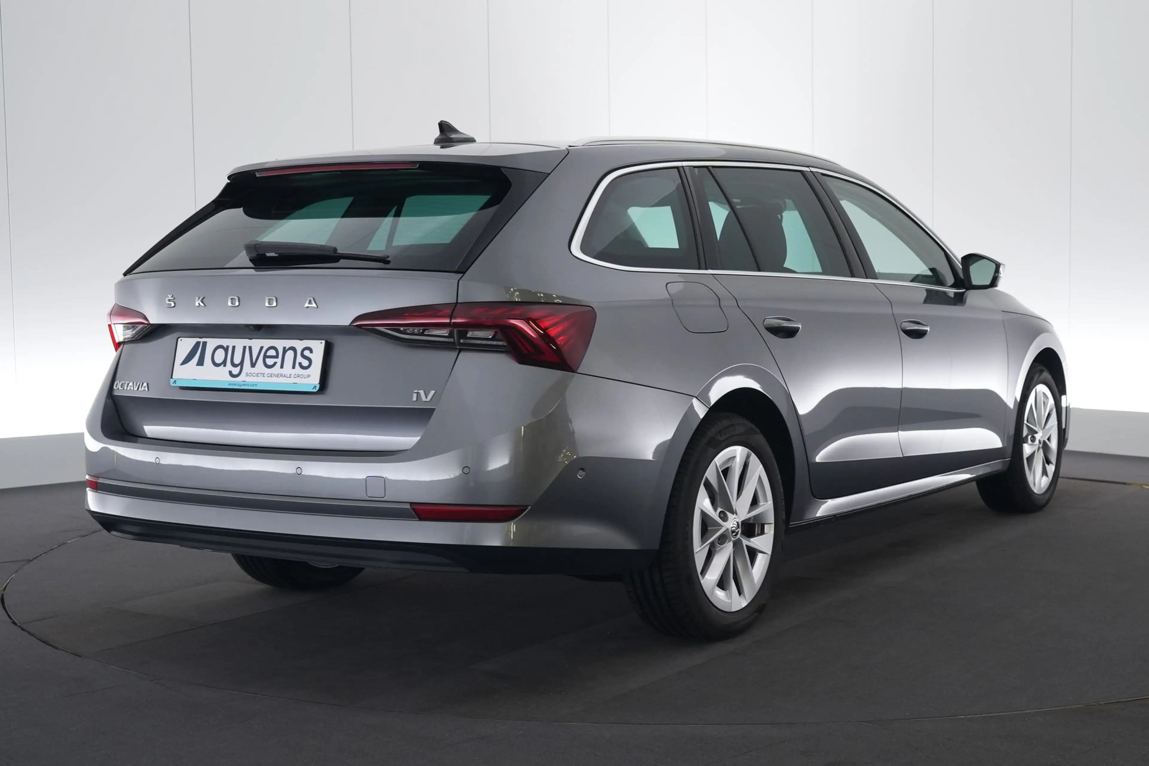 Skoda Octavia Combi 1.4 TSI PHEV DSG Clever+ LED GPS PDC CAM Key — photo 7