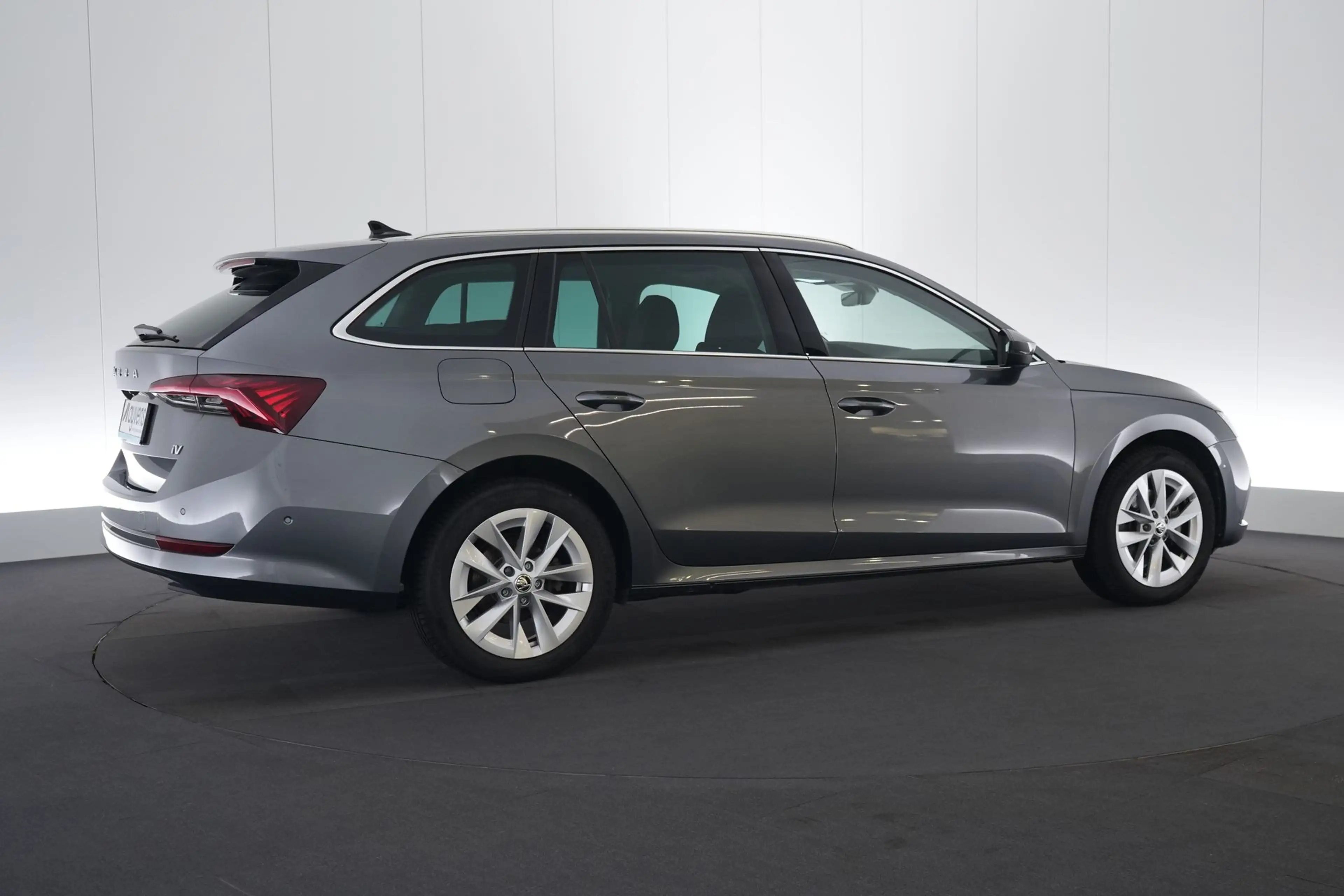 Skoda Octavia Combi 1.4 TSI PHEV DSG Clever+ LED GPS PDC CAM Key — photo 6