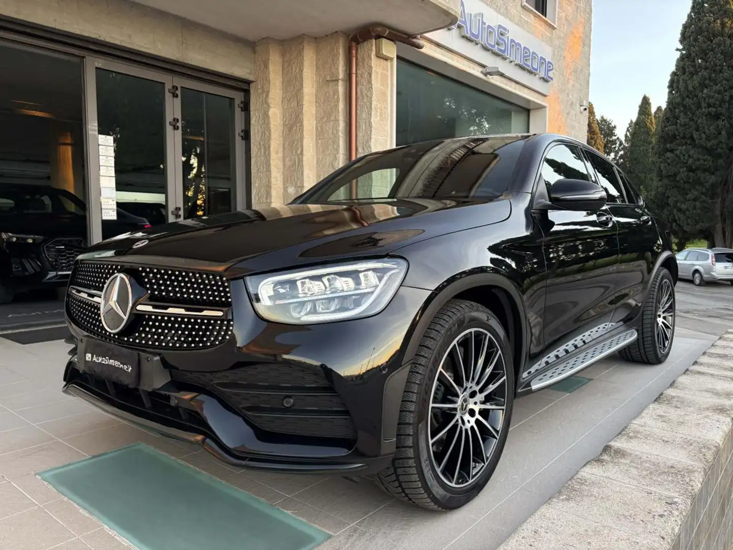 Mercedes-Benz GLC 300 de 4Matic Plug-in hybrid Coupé Premium Plus Schwarz - 1